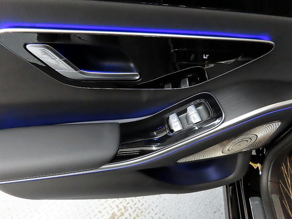 Mercedes Benz S Class - Vista 12