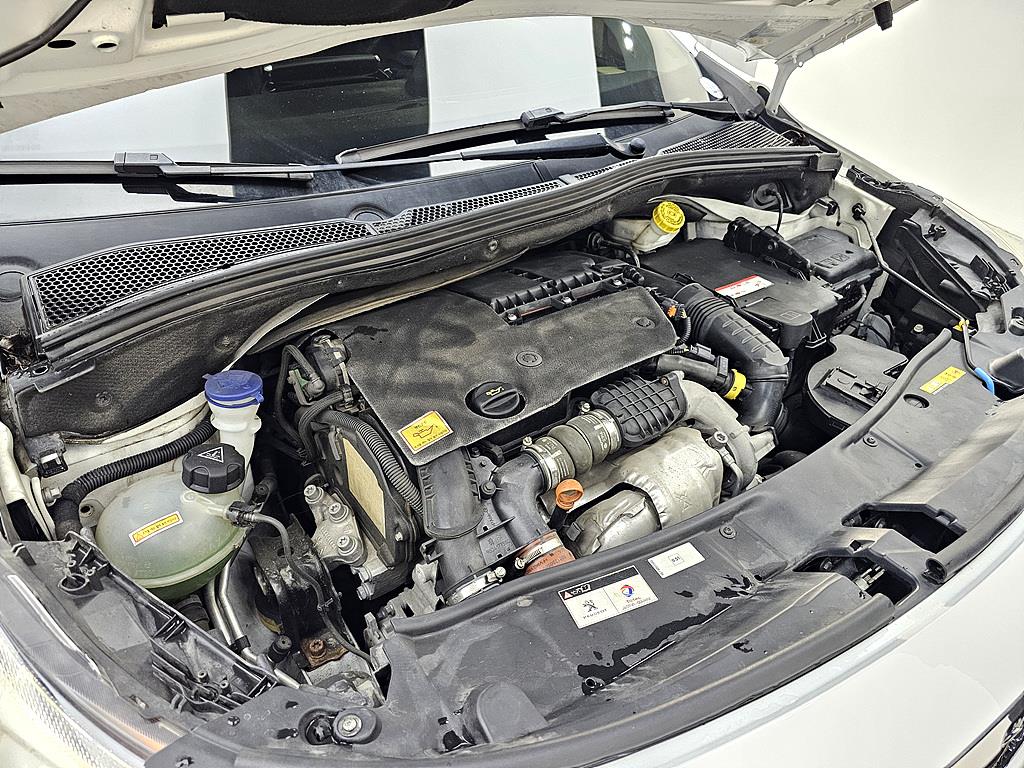 Peugeot 2008 - Vista 6