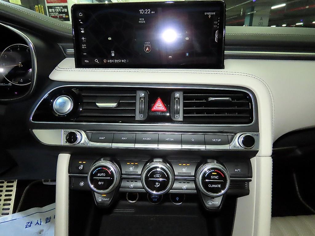 Genesis G70 - Vista 11