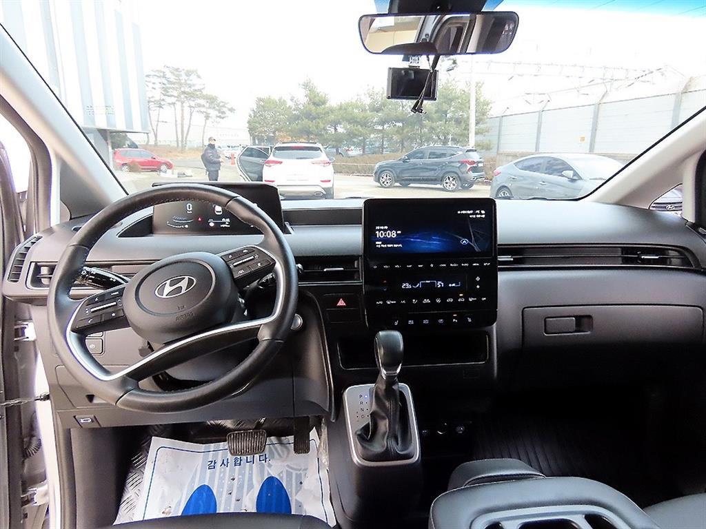 HYUNDAI Staria - Vista 8