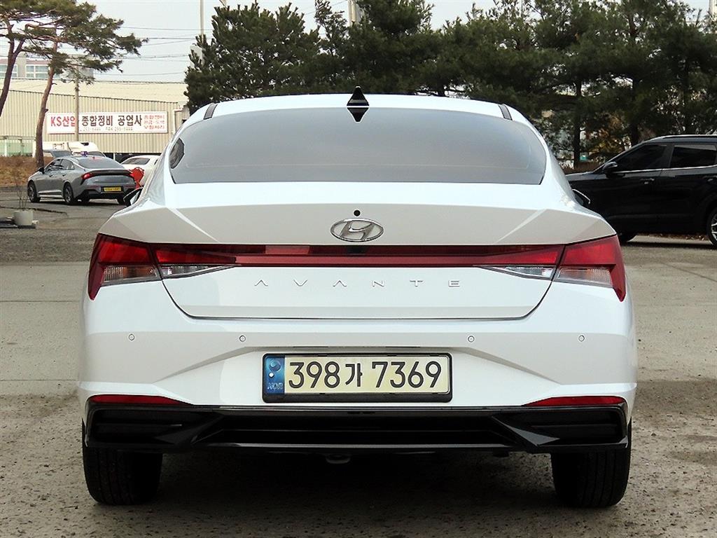 HYUNDAI Avante - Vista 4