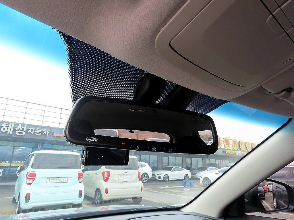 Ssangyong Tivoli - Vista 12