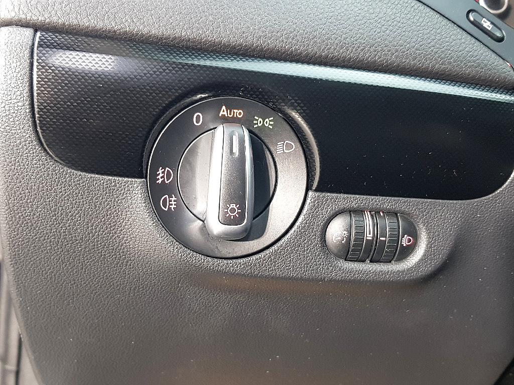 Volkswagen Jetta - Vista 11