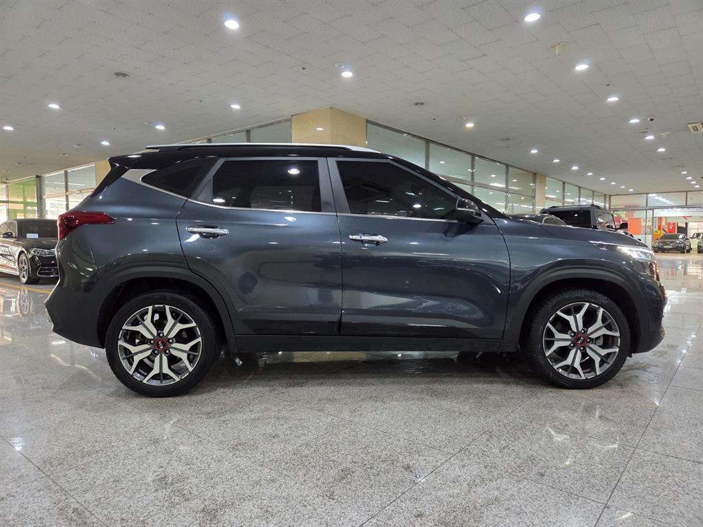 KIA Seltos - Vista 5