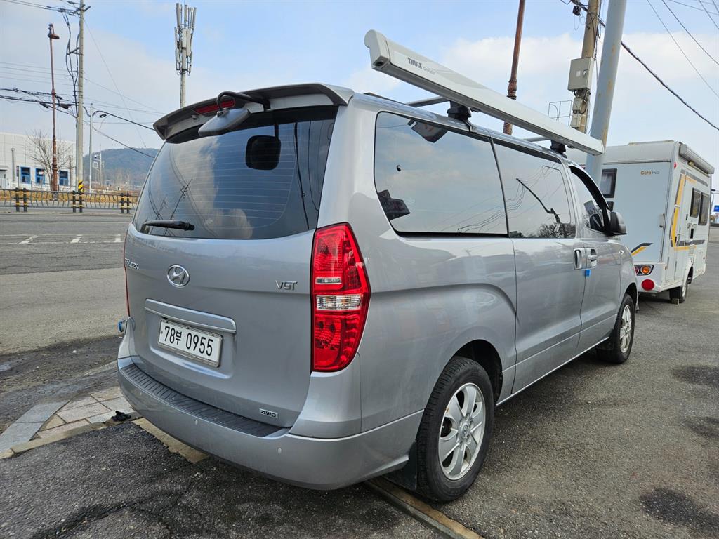 HYUNDAI Starex - Vista 3