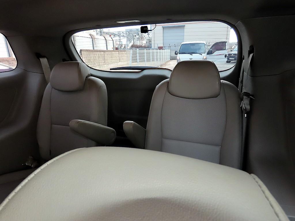 KIA Carnival - Vista 7