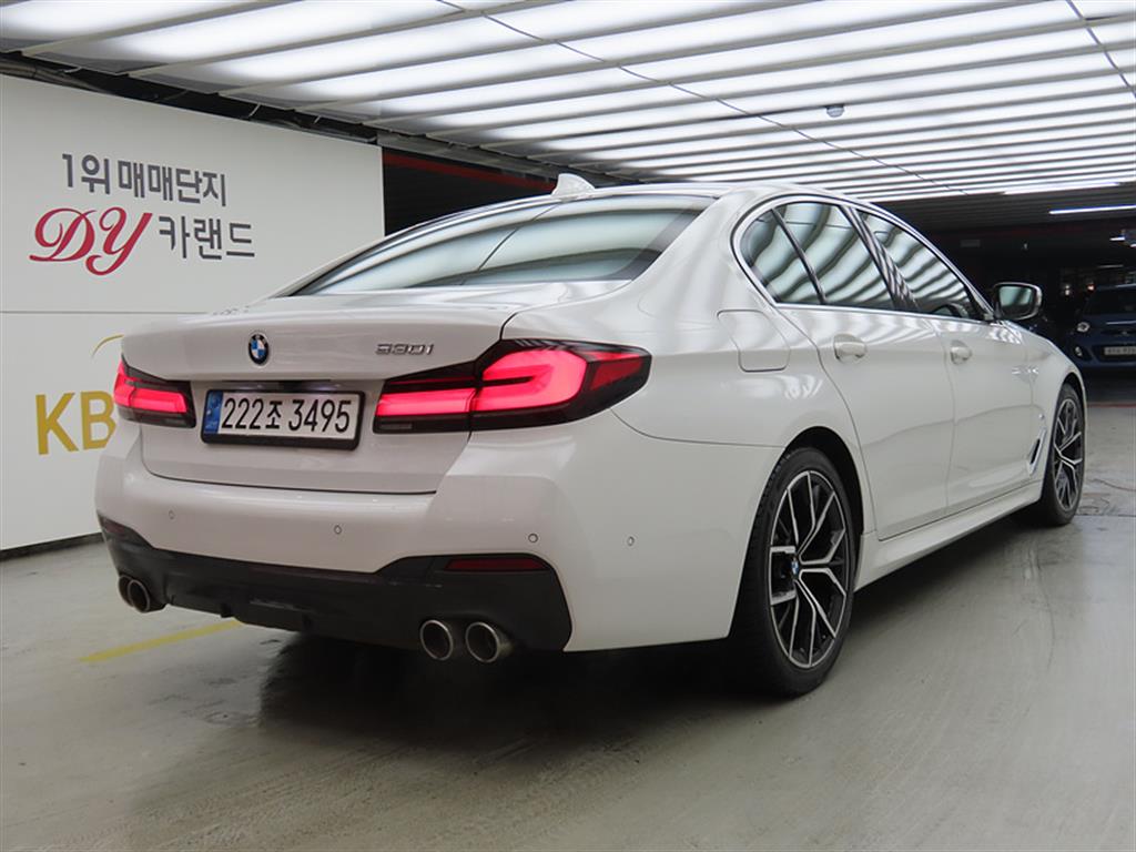 BMW 5 Series - Vista 4