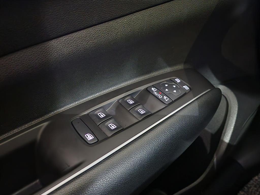 SAMSUNG QM6 - Vista 9