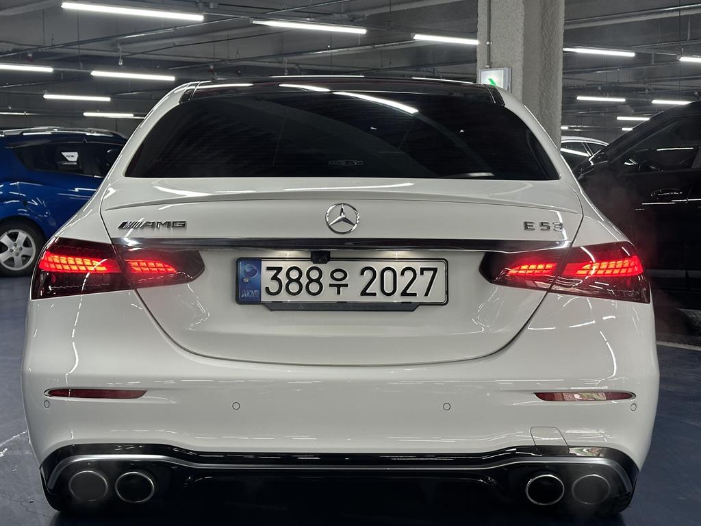 Mercedes Benz E class - Vista 4