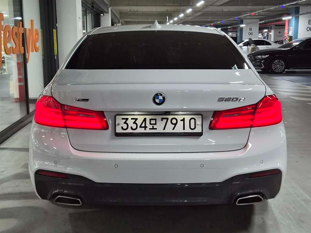 BMW 5 Series - Vista 5