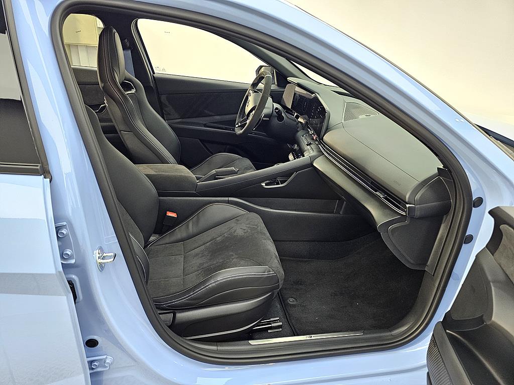 HYUNDAI Avante - Vista 10