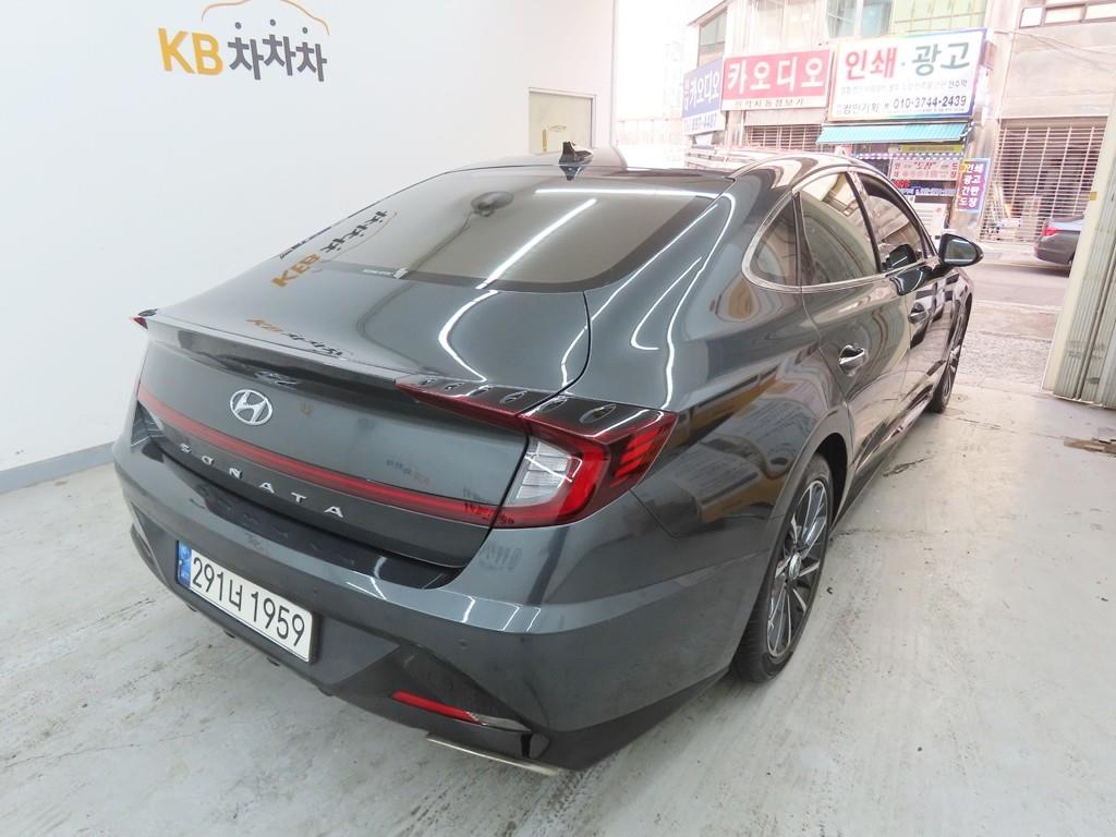 HYUNDAI Sonata - Vista 3