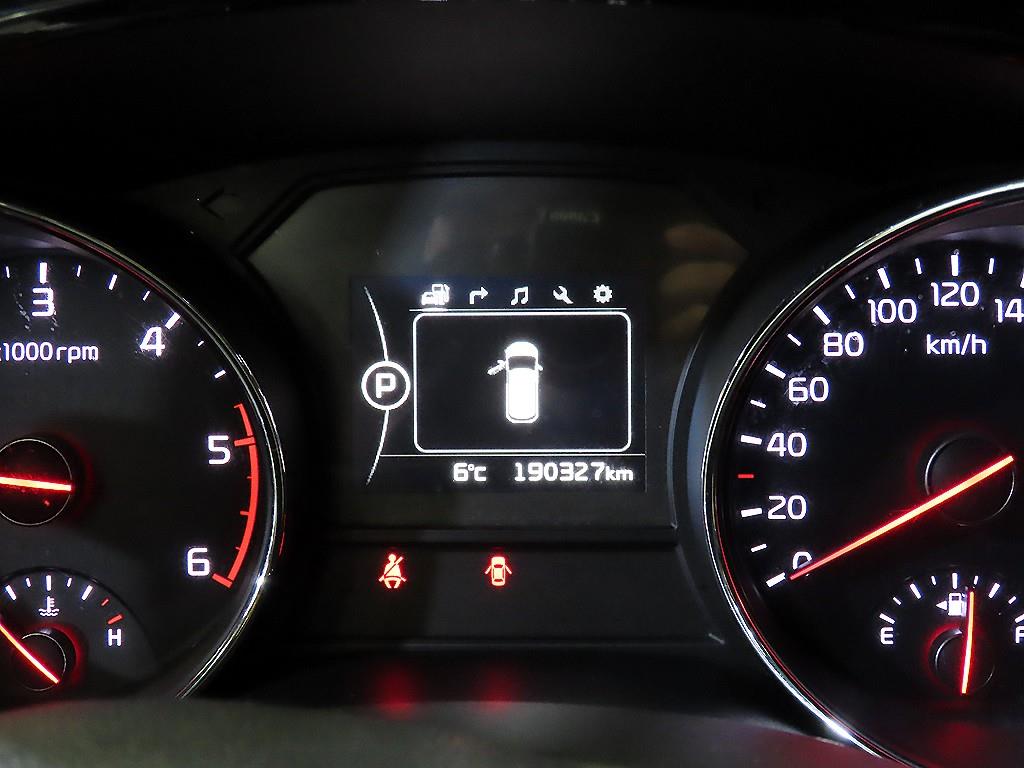 KIA Carnival - Vista 9