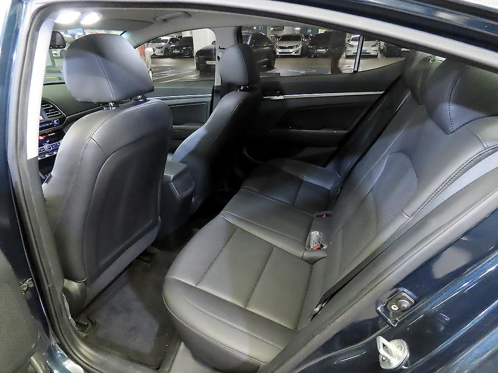 HYUNDAI Avante - Vista 7