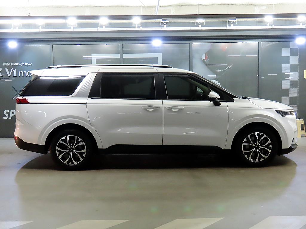 KIA Carnival - Vista 3