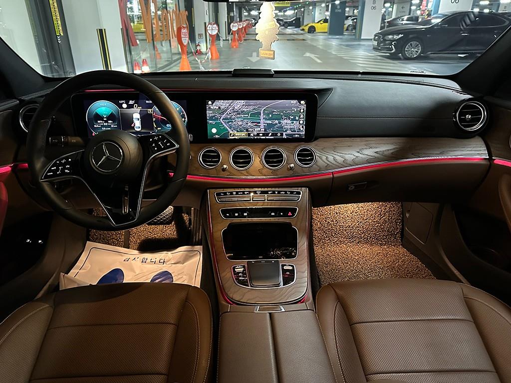 Mercedes Benz E class - Vista 9