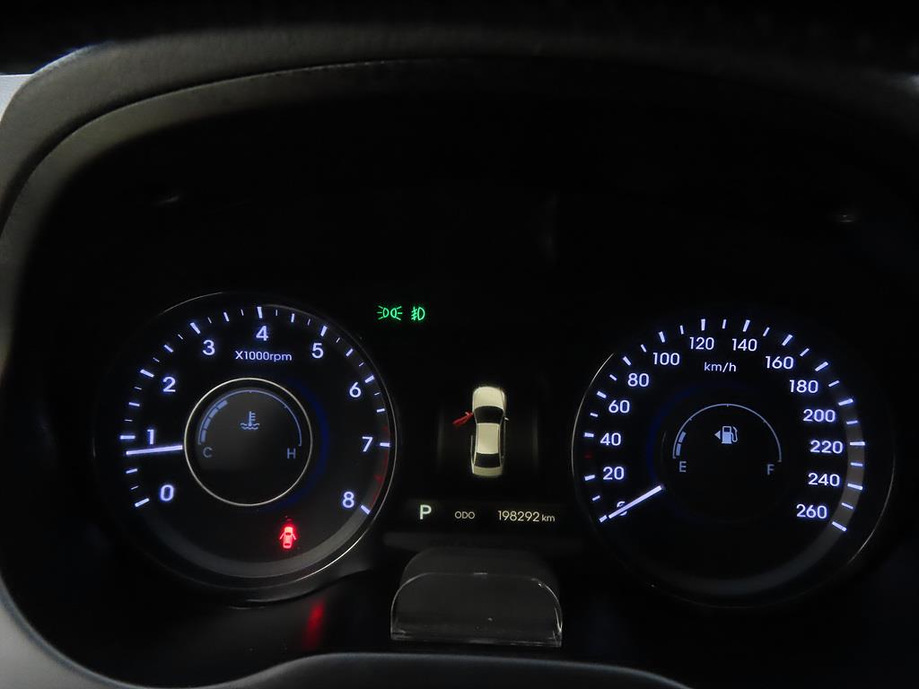 HYUNDAI Grandeur - Vista 9