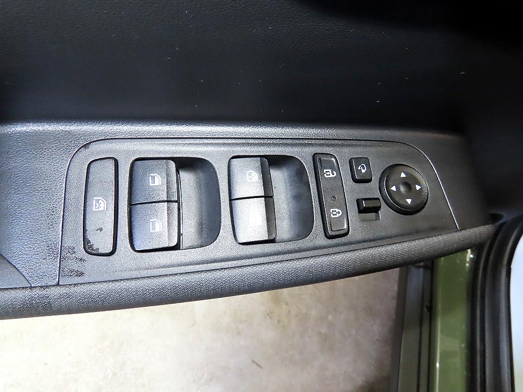 HYUNDAI Casper - Vista 12