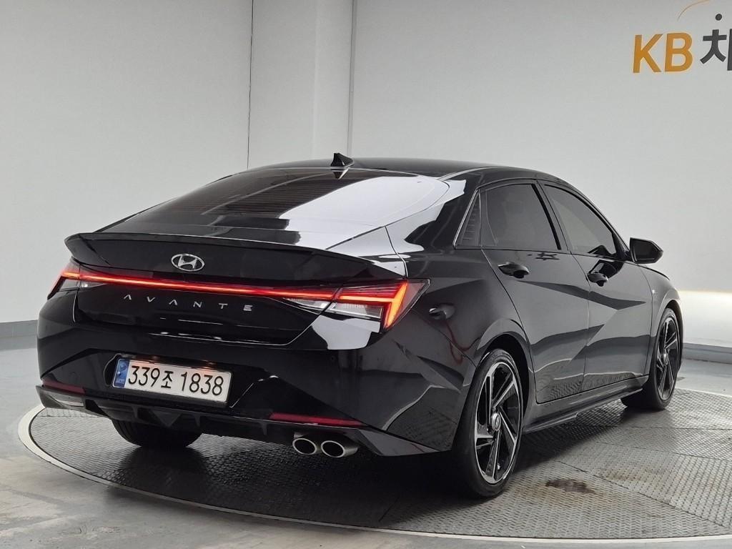 HYUNDAI Avante - Vista 3