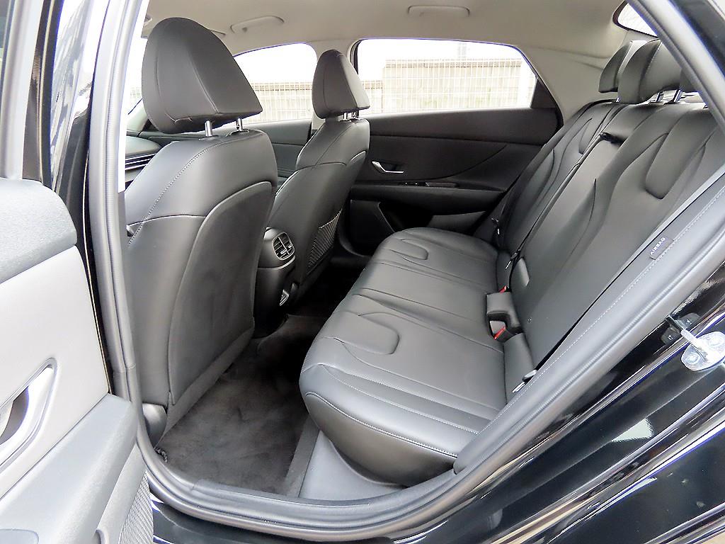 HYUNDAI Avante - Vista 6