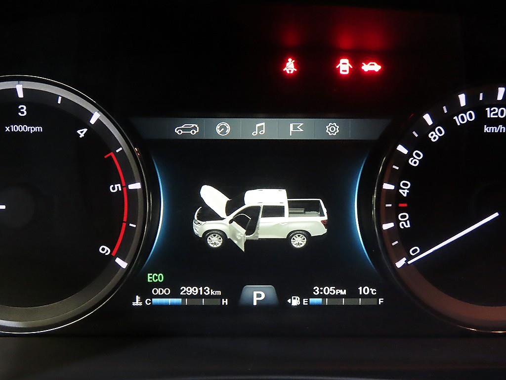 Ssangyong Rexton - Vista 9