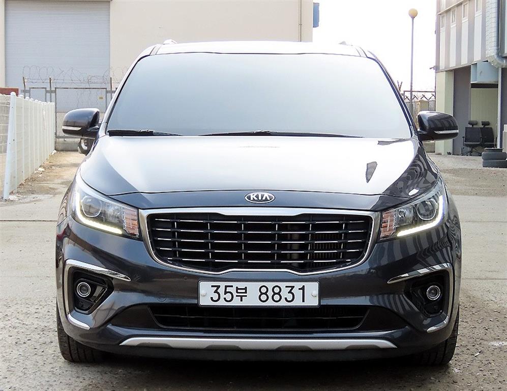 KIA Carnival 2019 Gris - Importación desde Corea - HF Imports Iquique - Foto 1