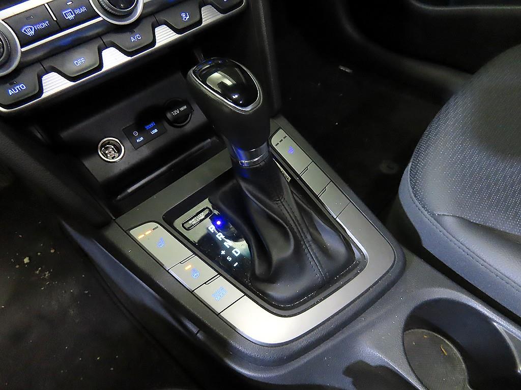 HYUNDAI Avante - Vista 12