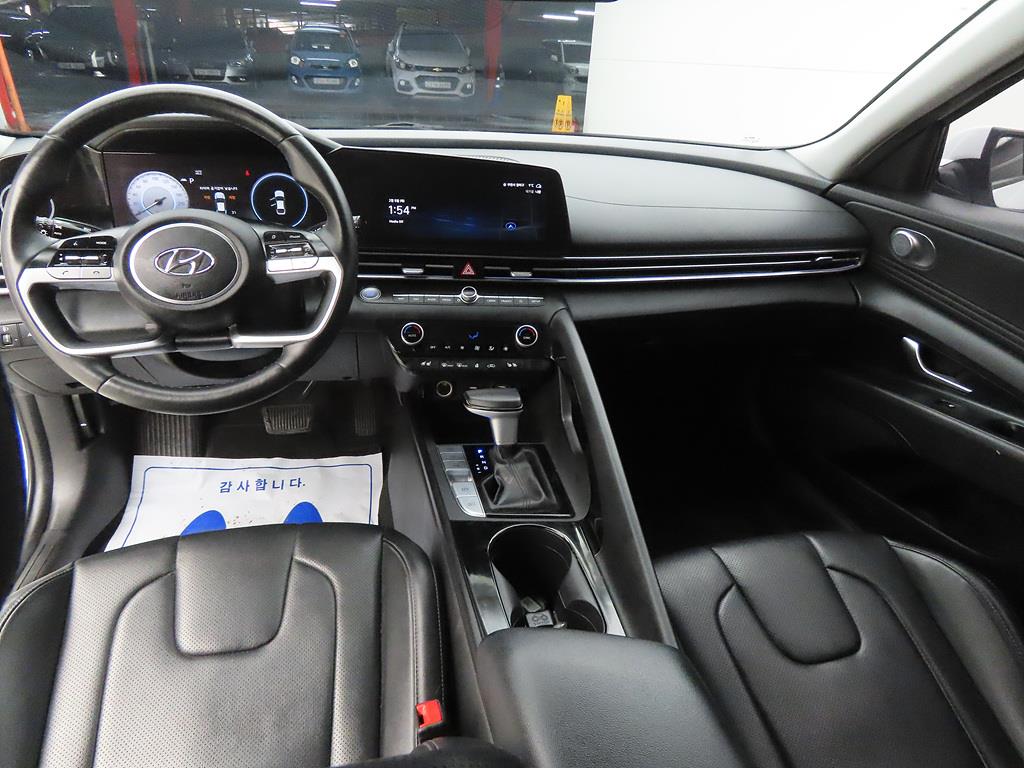 HYUNDAI Avante - Vista 7