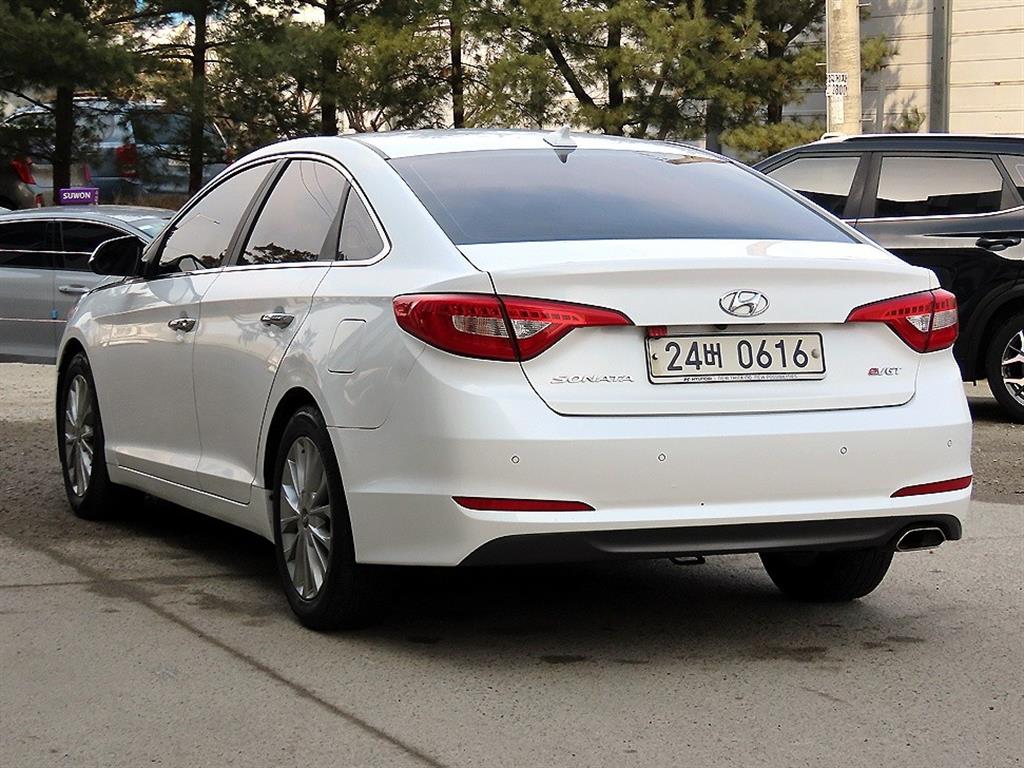 HYUNDAI Sonata - Vista 3