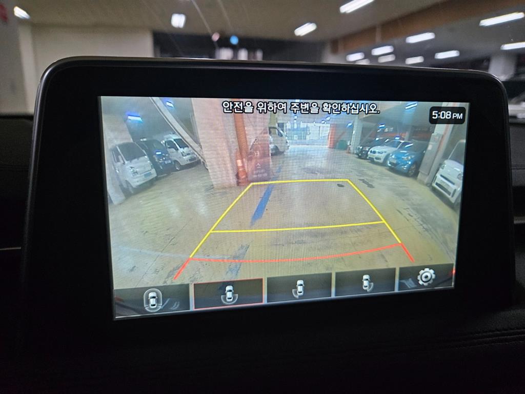 Genesis G70 - Vista 10