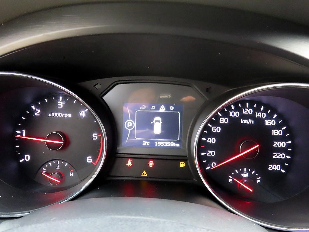 KIA Carnival - Vista 10