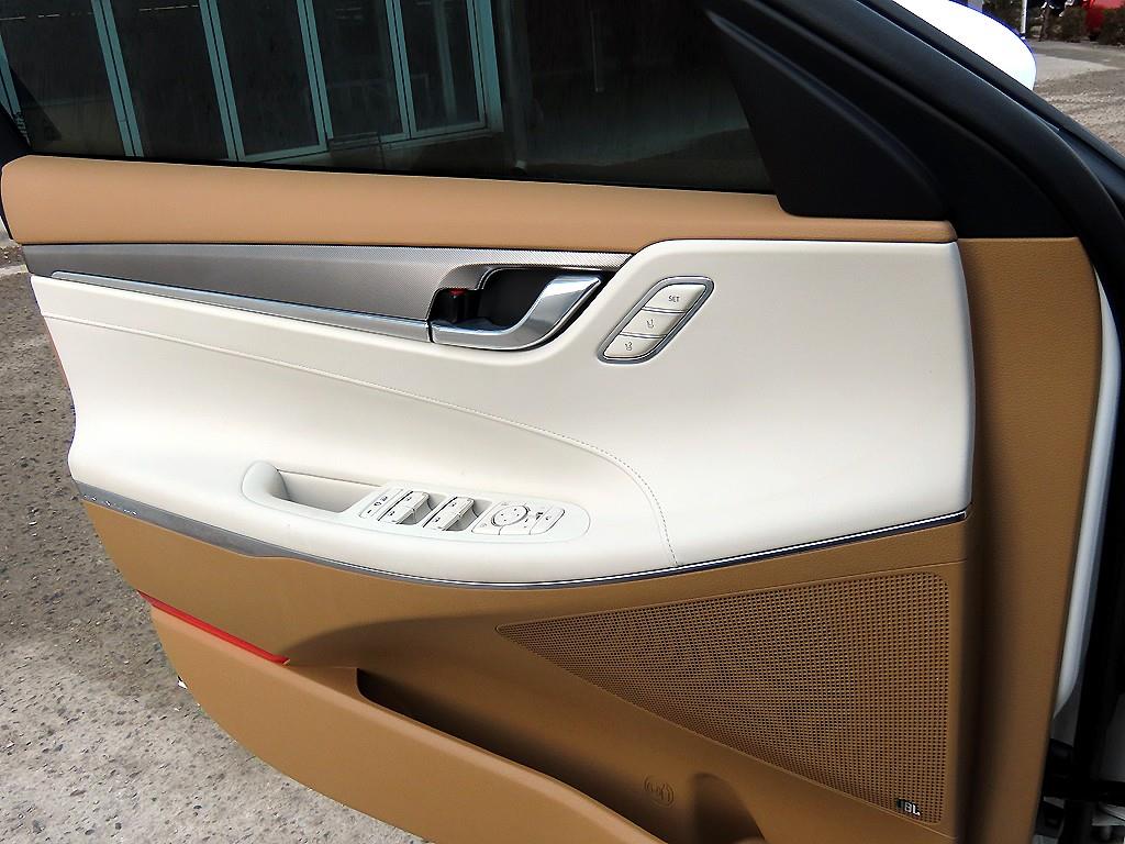 HYUNDAI Grandeur - Vista 11