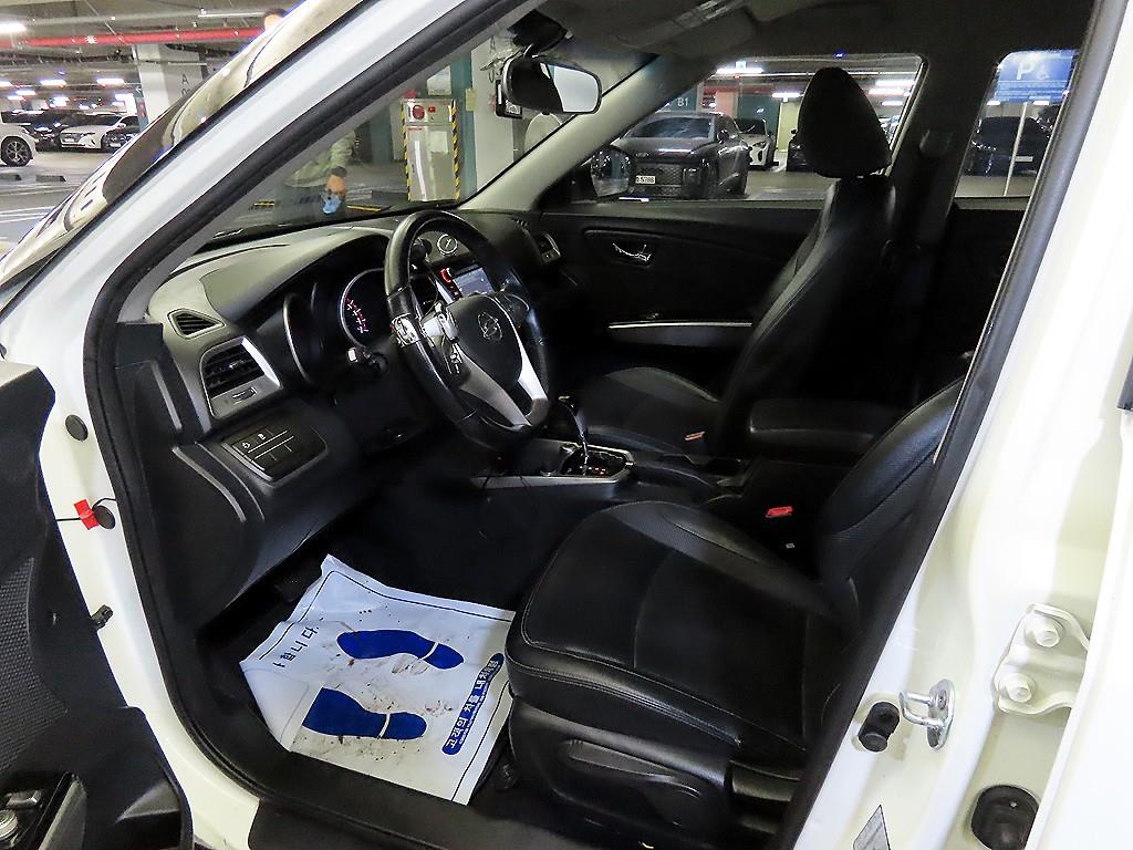 Ssangyong Tivoli - Vista 6