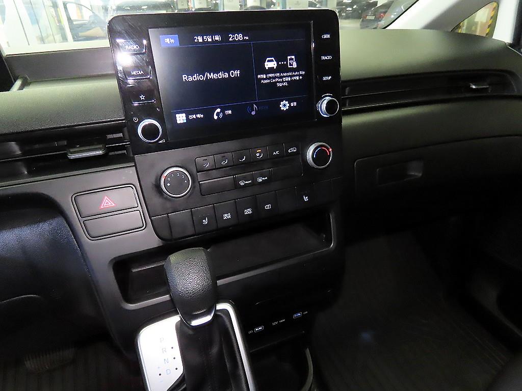 HYUNDAI Staria - Vista 10