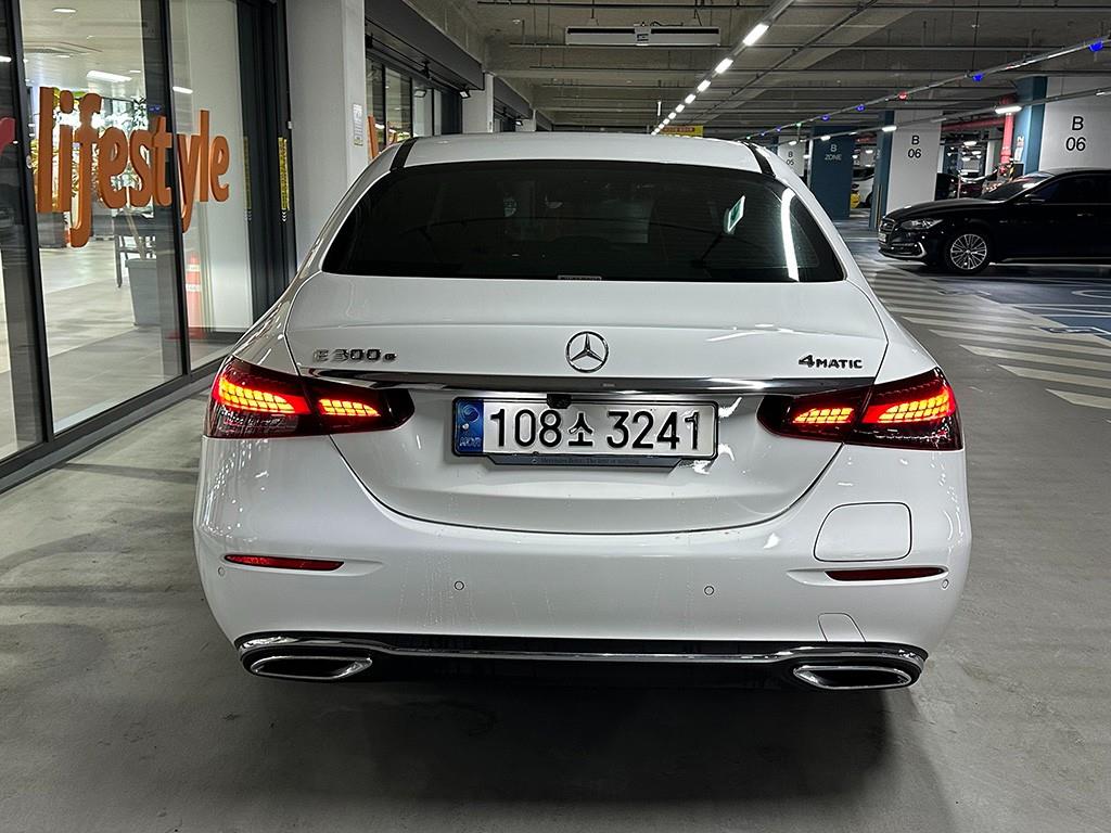 Mercedes Benz E class - Vista 4