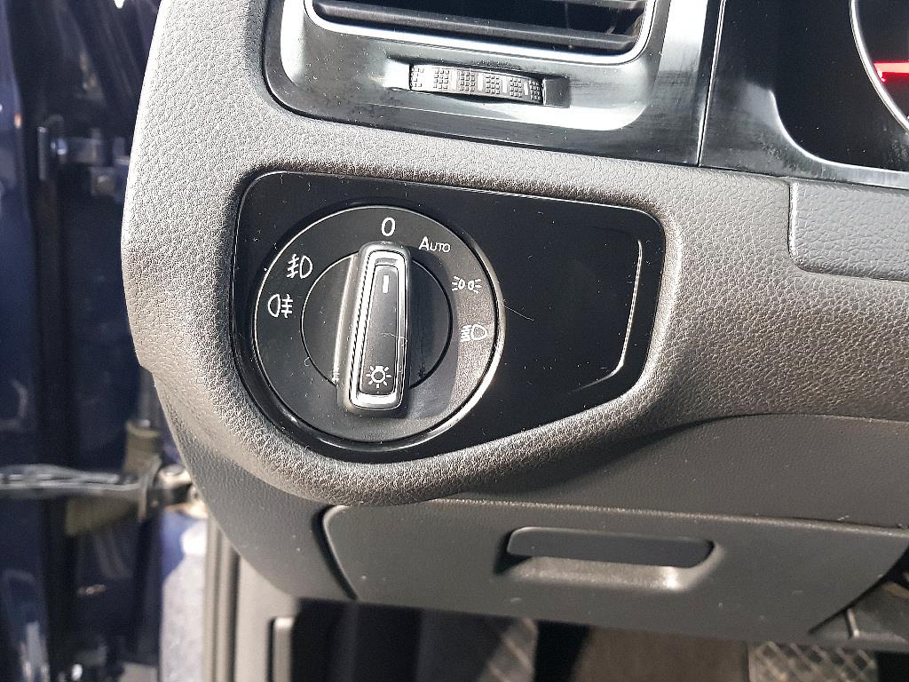 Volkswagen Golf - Vista 11