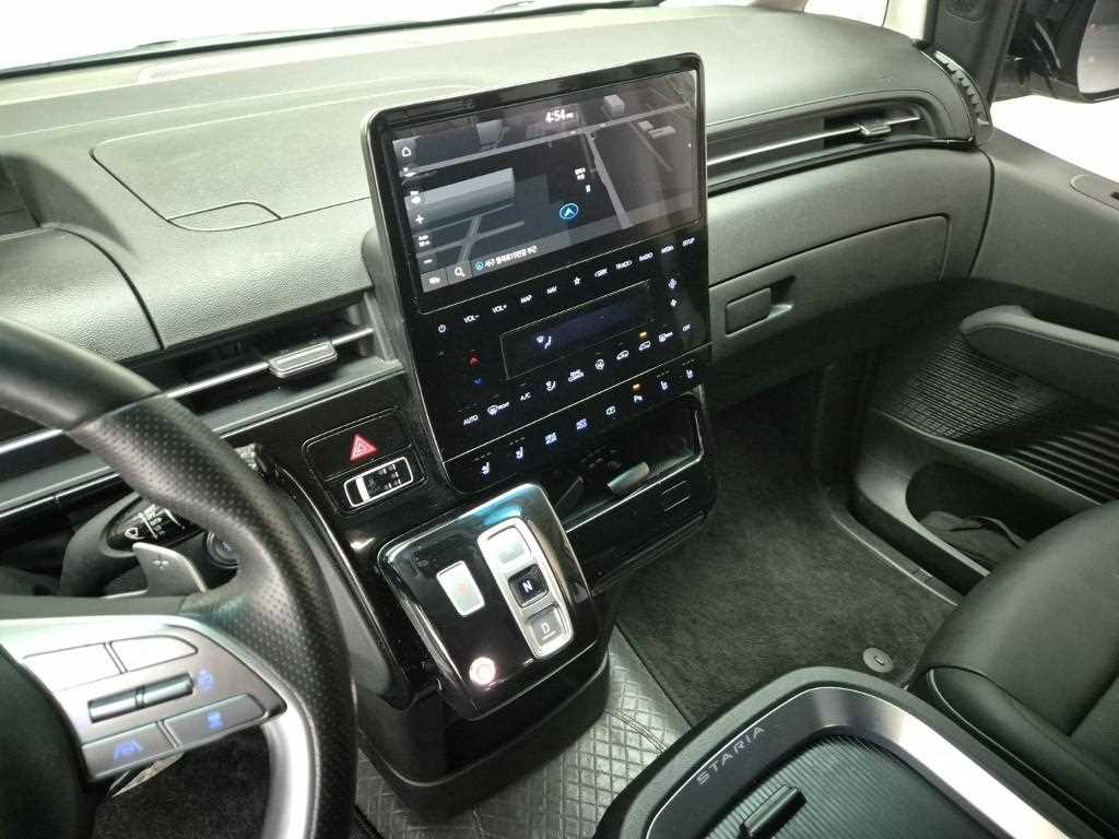 HYUNDAI Staria - Vista 10