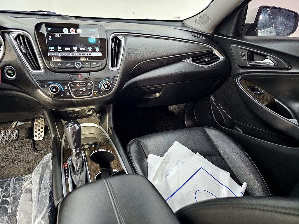 Chevrolet Malibu - Vista 10