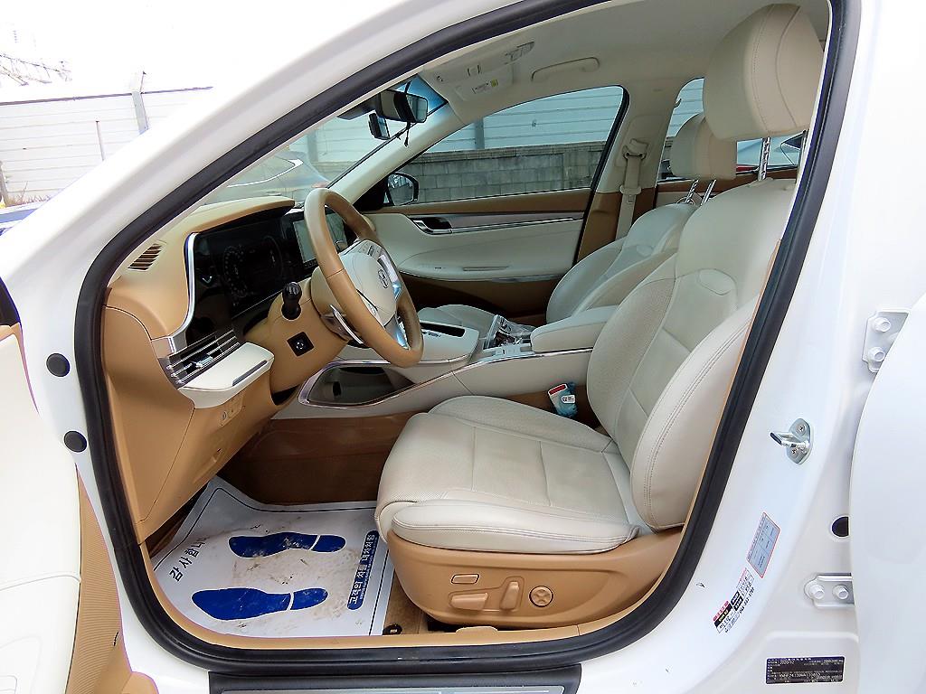 HYUNDAI Grandeur - Vista 5