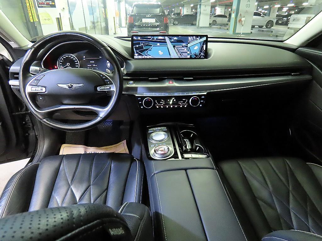 Genesis G80 - Vista 10