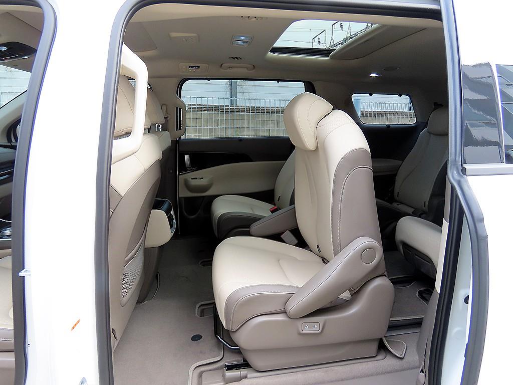KIA Carnival - Vista 6