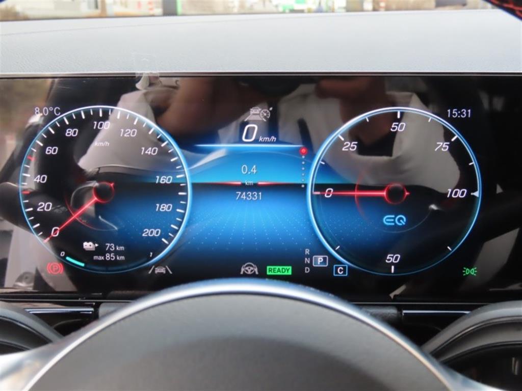 Mercedes Benz EQA - Vista 9