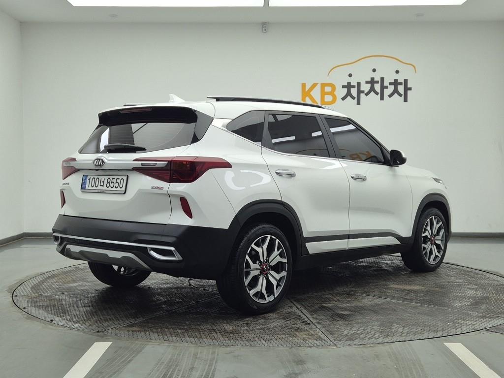 KIA Seltos - Vista 4