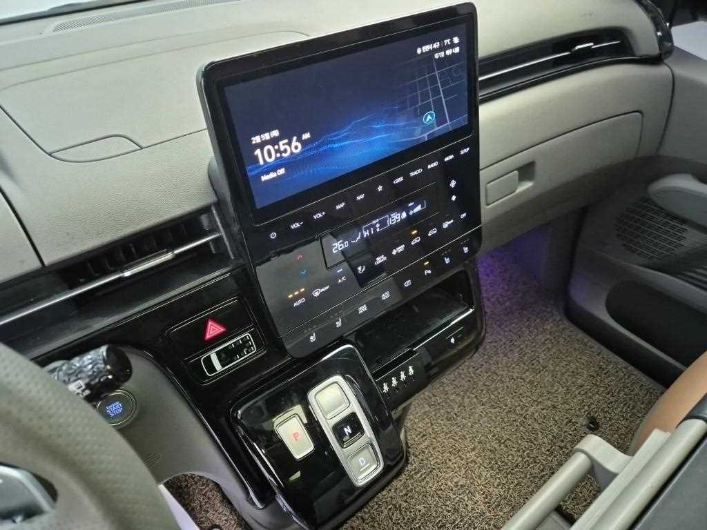 HYUNDAI Staria - Vista 10