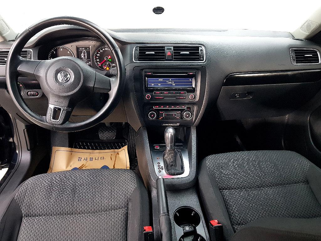 Volkswagen Jetta - Vista 5