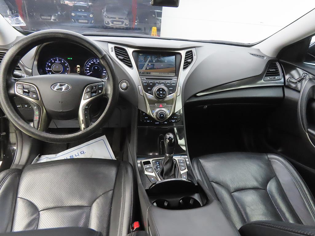 HYUNDAI Grandeur - Vista 7