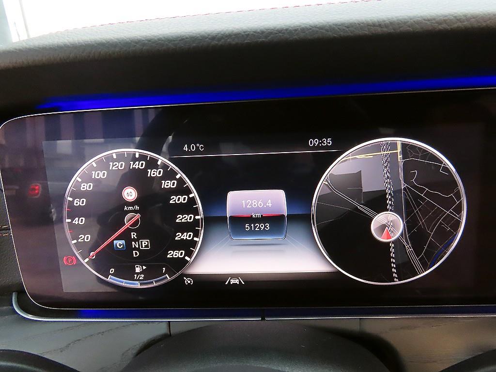 Mercedes Benz E class - Vista 9