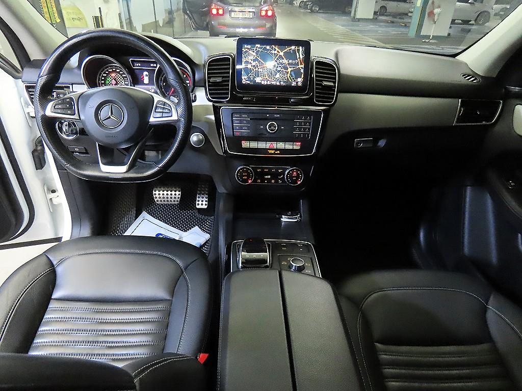 Mercedes Benz GLE Class - Vista 10