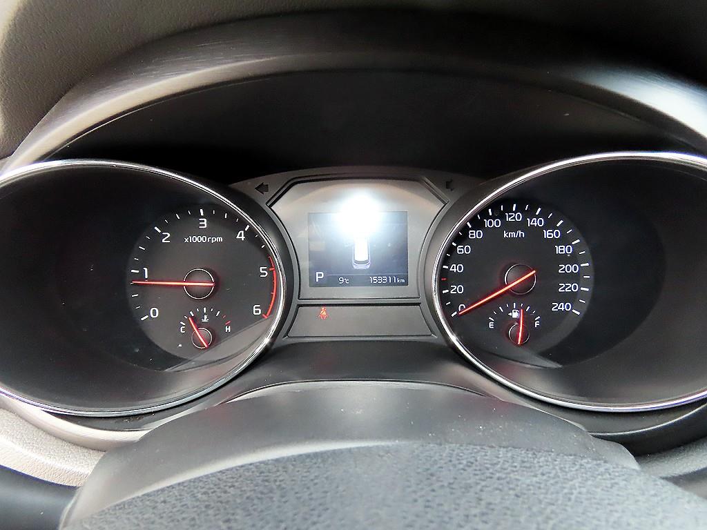 KIA Carnival - Vista 10