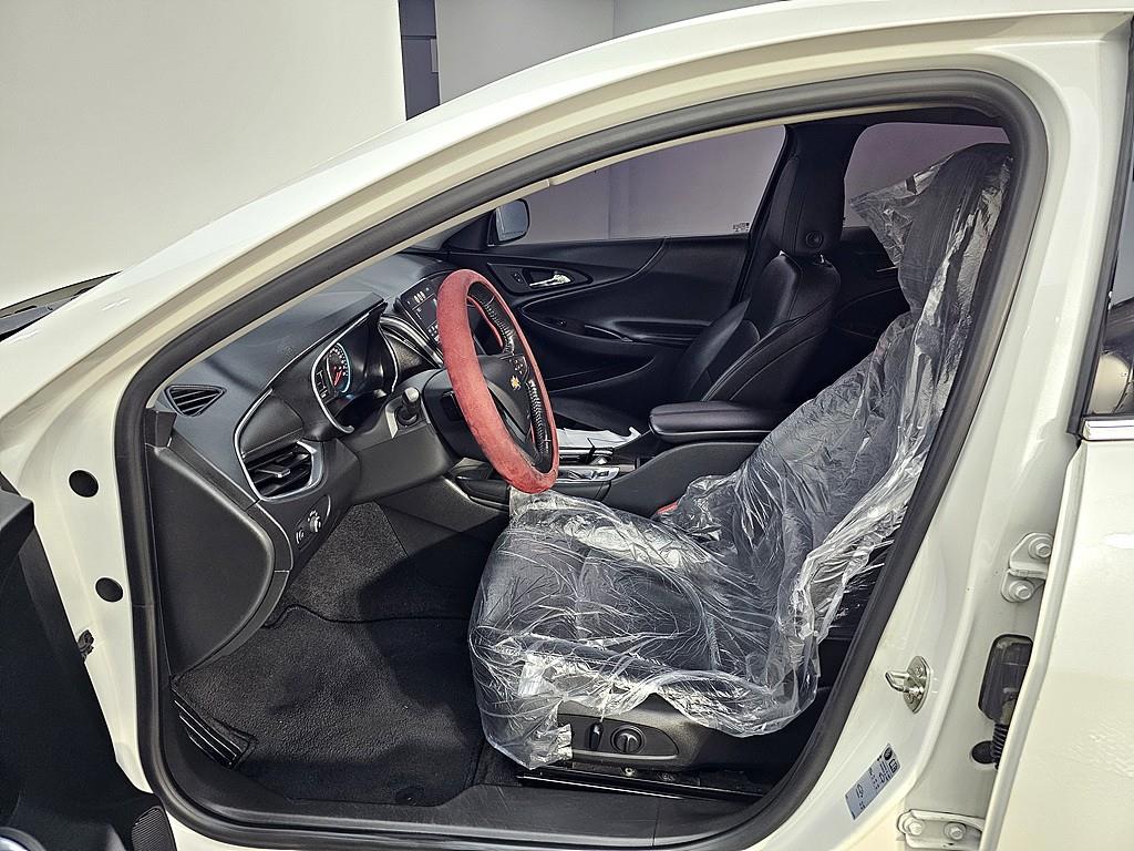 Chevrolet Malibu - Vista 8